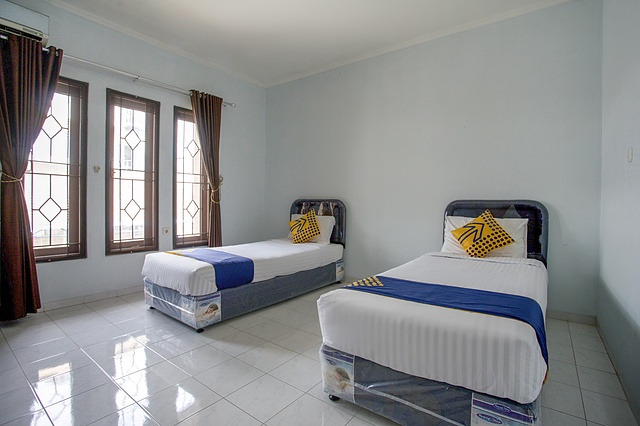 Spot On 1792 Roemah Nenekoe Guest House