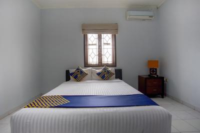 Spot On 1792 Roemah Nenekoe Guest House