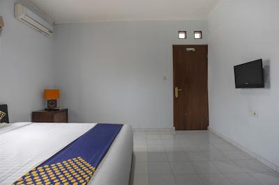 Spot On 1792 Roemah Nenekoe Guest House