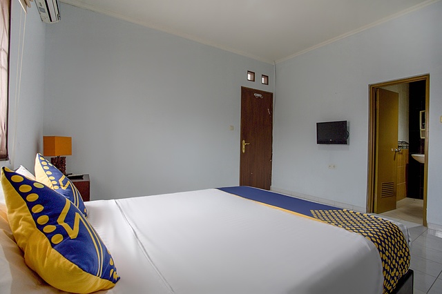 Spot On 1792 Roemah Nenekoe Guest House