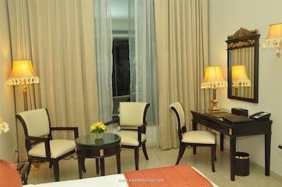 رویال تولیپ ناوی مومبای