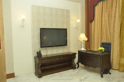 رویال تولیپ ناوی مومبای