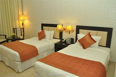 رویال تولیپ ناوی مومبای