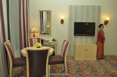 رویال تولیپ ناوی مومبای