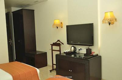 رویال تولیپ ناوی مومبای