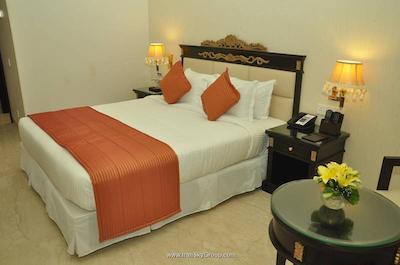 رویال تولیپ ناوی مومبای