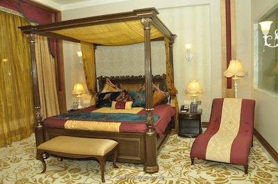 رویال تولیپ ناوی مومبای