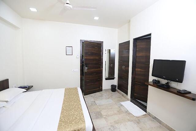 Hotel Lokesh