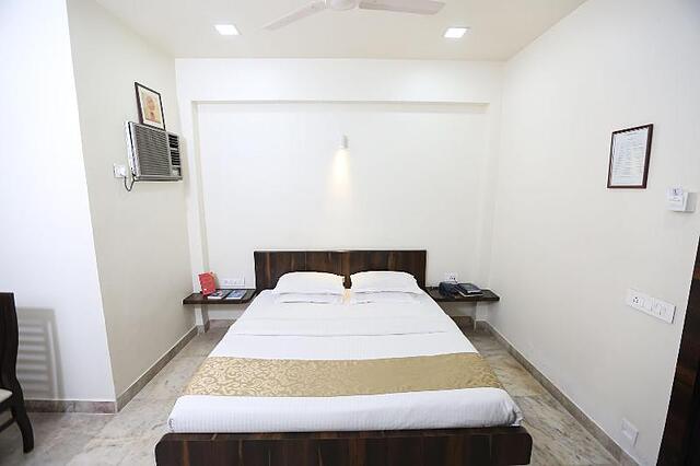 Hotel Lokesh