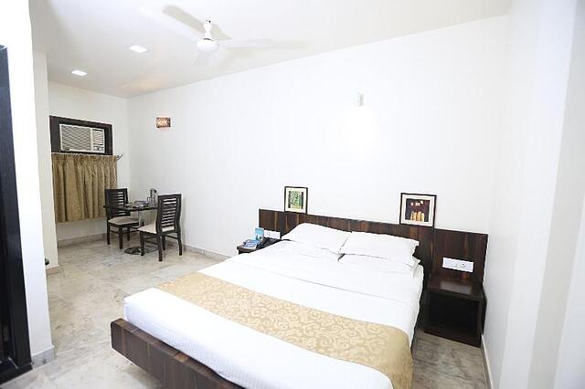 Hotel Lokesh