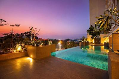 Lemon Tree Premier City Center Pune