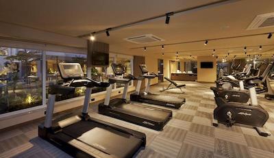 Lemon Tree Premier City Center Pune