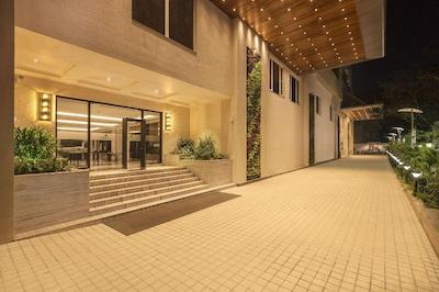 Lemon Tree Premier City Center Pune