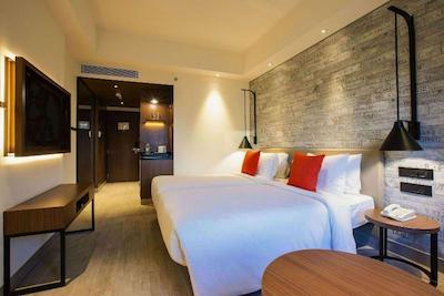 Lemon Tree Premier City Center Pune