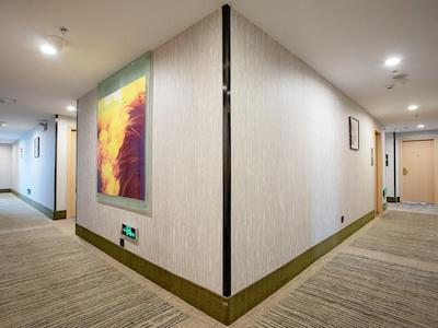 GREENTREE INN WUXI ZHONGQIAO HOTEL