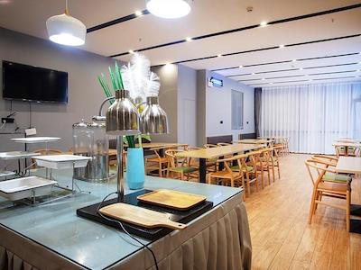 GREENTREE INN WUXI ZHONGQIAO HOTEL