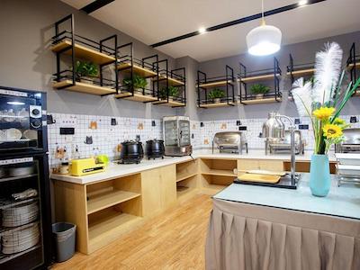 GREENTREE INN WUXI ZHONGQIAO HOTEL