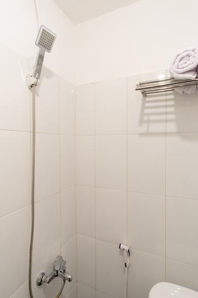 Oyo 1400 Barat Residence