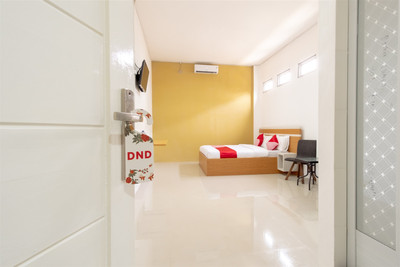 Oyo 1400 Barat Residence