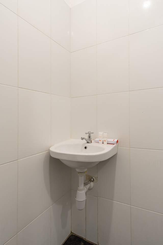 Oyo 1400 Barat Residence