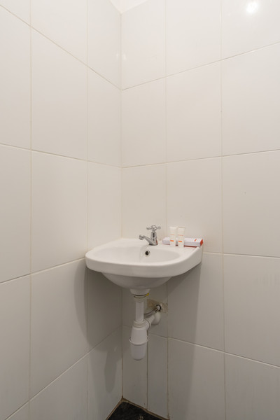 Oyo 1400 Barat Residence