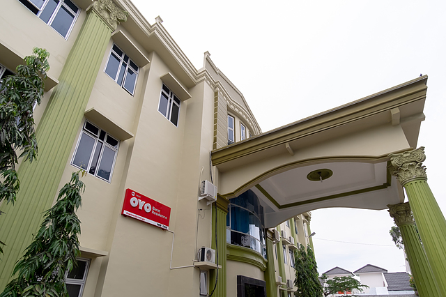Oyo 1400 Barat Residence