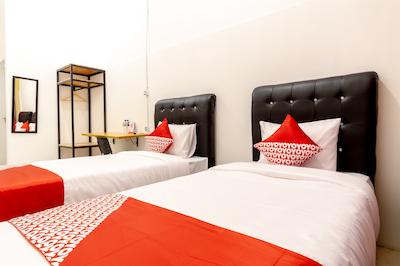 Oyo 1400 Barat Residence