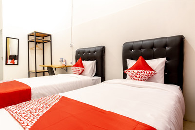 Oyo 1400 Barat Residence