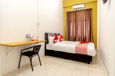 Oyo 1400 Barat Residence