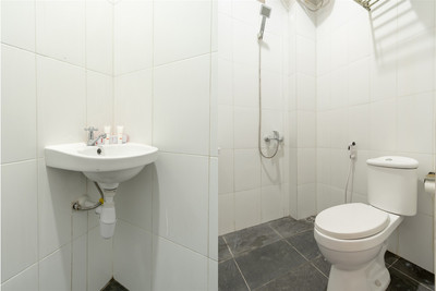 Oyo 1400 Barat Residence