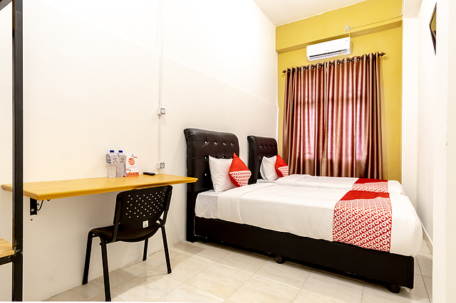 Oyo 1400 Barat Residence