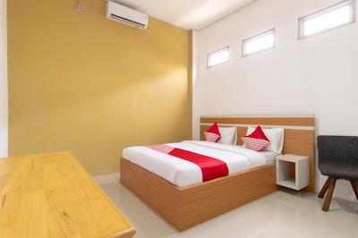 Oyo 1400 Barat Residence