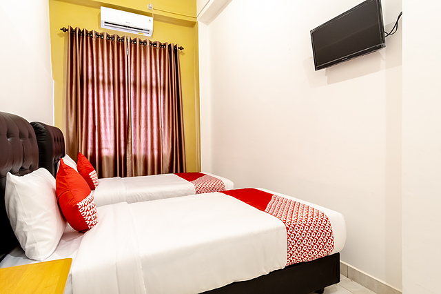 Oyo 1400 Barat Residence