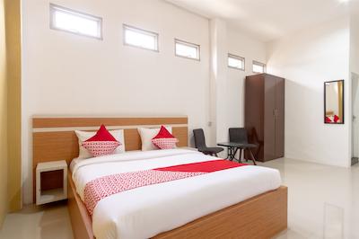 Oyo 1400 Barat Residence