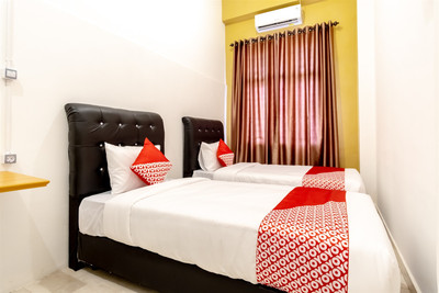 Oyo 1400 Barat Residence