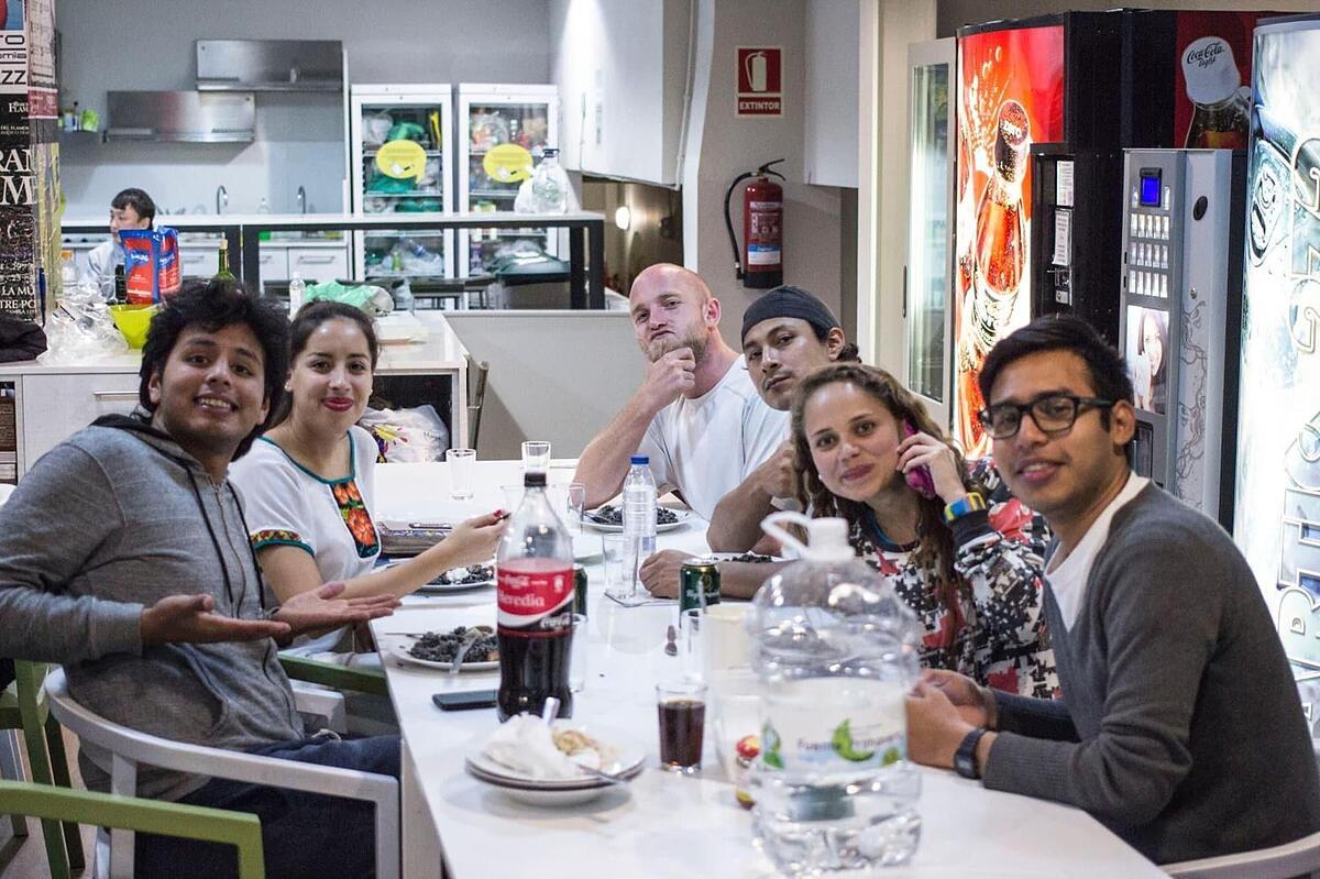Hola Hostal Eixample