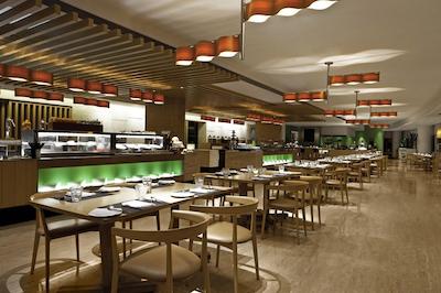 وستین مومبای گاردن سیتی