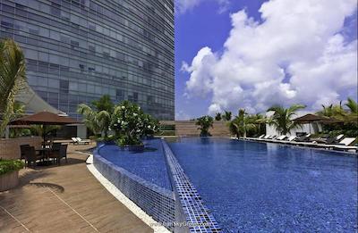 وستین مومبای گاردن سیتی