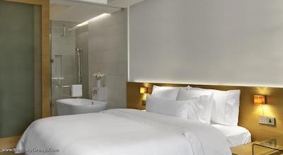 وستین مومبای گاردن سیتی