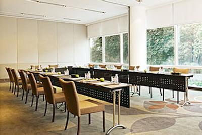 وستین مومبای گاردن سیتی