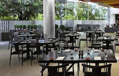 وستین مومبای گاردن سیتی