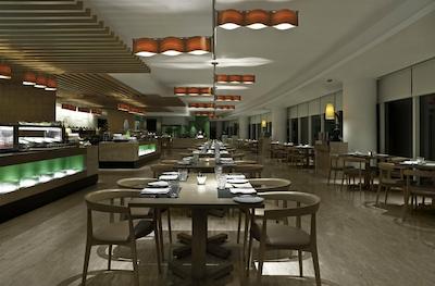 وستین مومبای گاردن سیتی