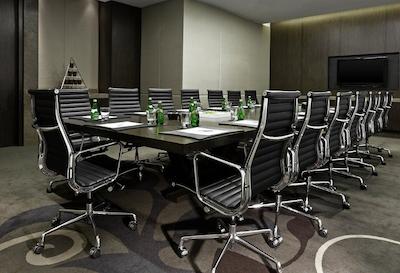 وستین مومبای گاردن سیتی