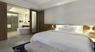 وستین مومبای گاردن سیتی