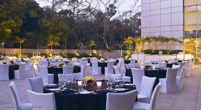 وستین مومبای گاردن سیتی