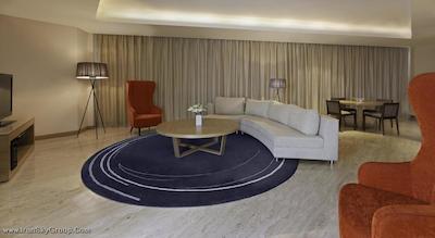 وستین مومبای گاردن سیتی