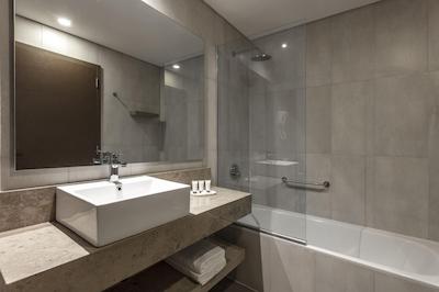 Huinid Obelisco Hotel