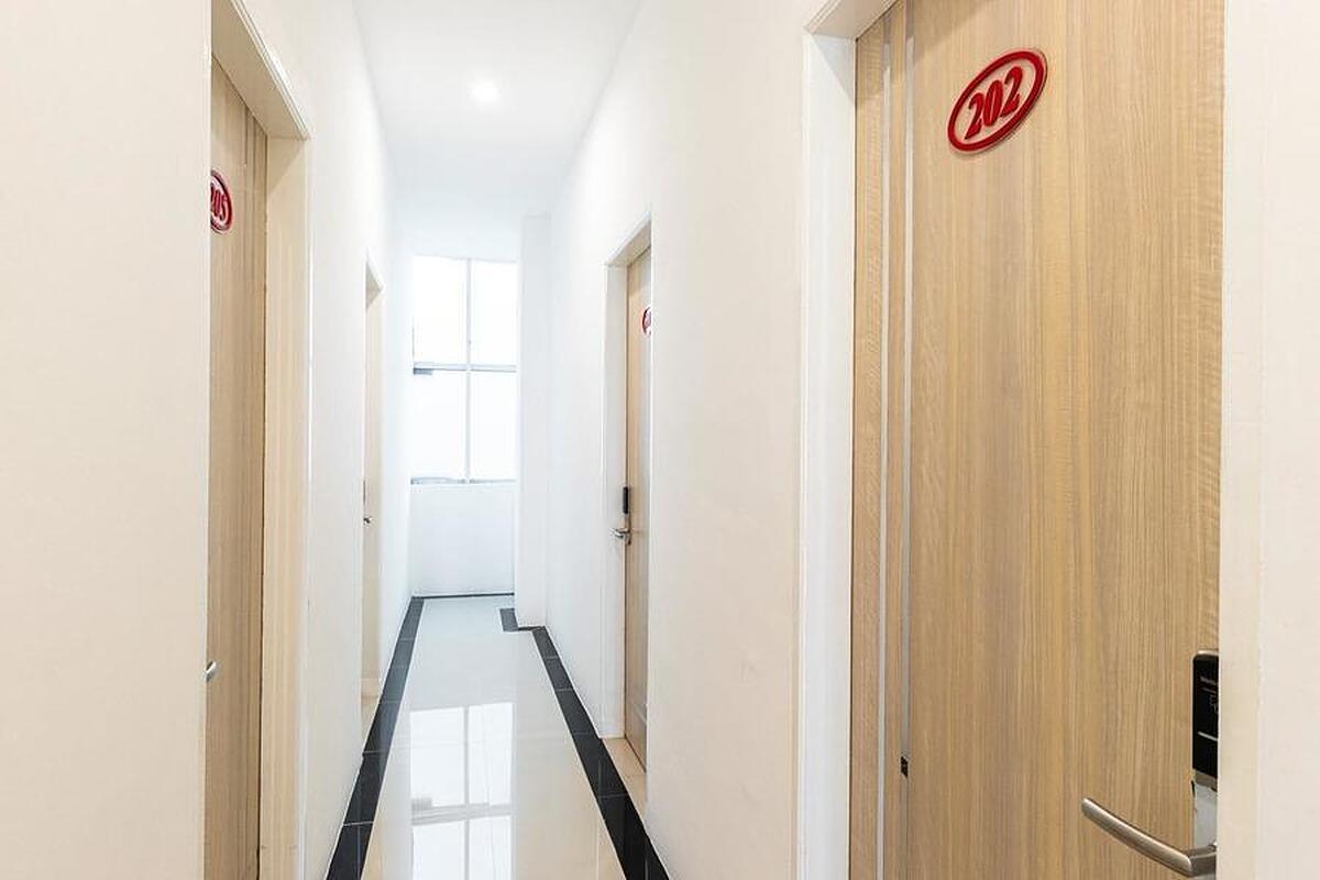 RedDoorz Plus @ Centrium Katamso Medan