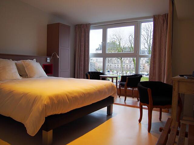 LOGIS HOTEL LES PAGES REST. LE PETIT COMPTOIR