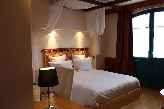 LOGIS HOTEL LES PAGES REST. LE PETIT COMPTOIR